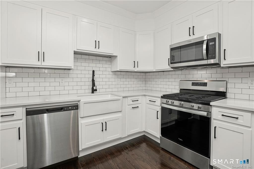 174 Coram Avenue - Photo 2