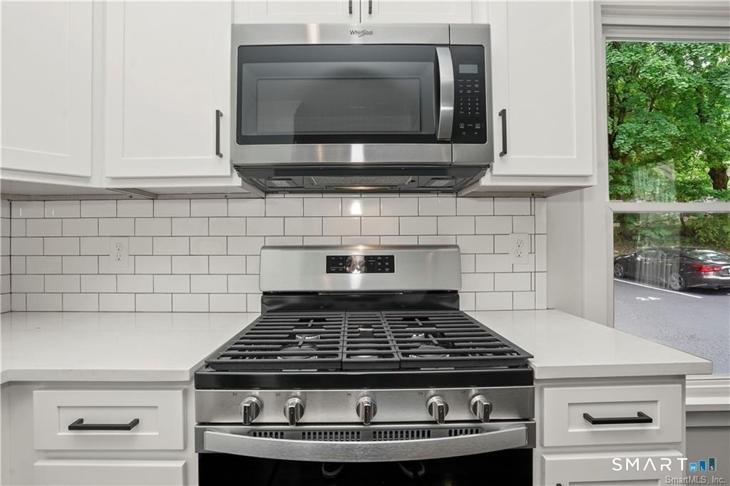 174 Coram Avenue - Photo 4