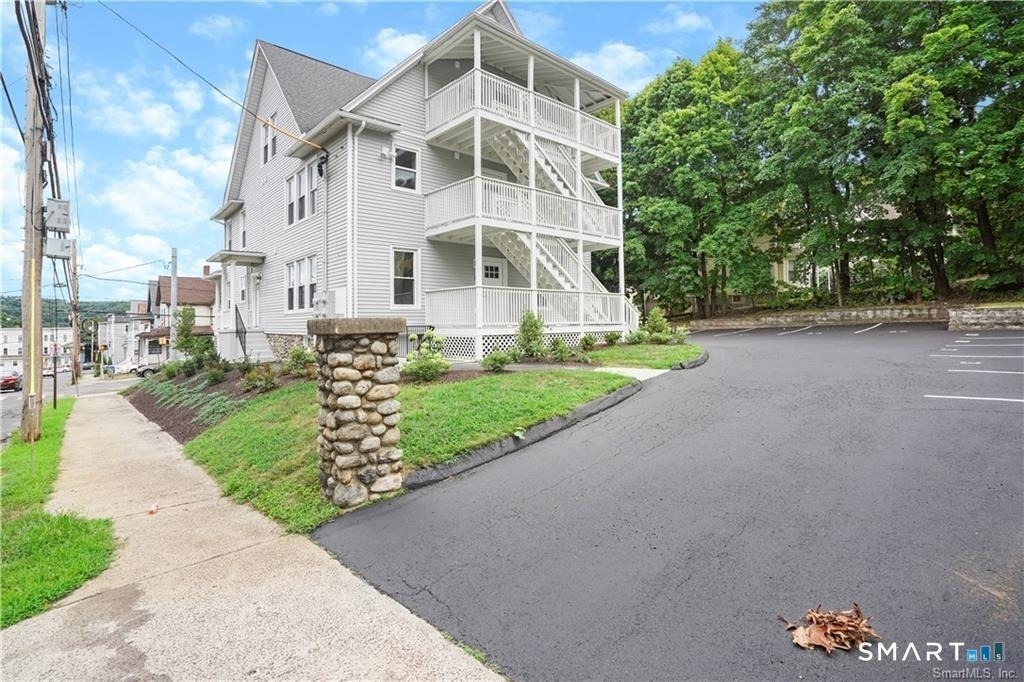 174 Coram Avenue - Photo 13