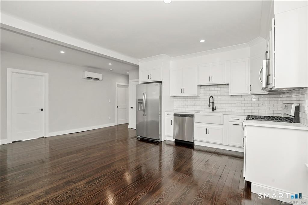 174 Coram Avenue - Photo 0