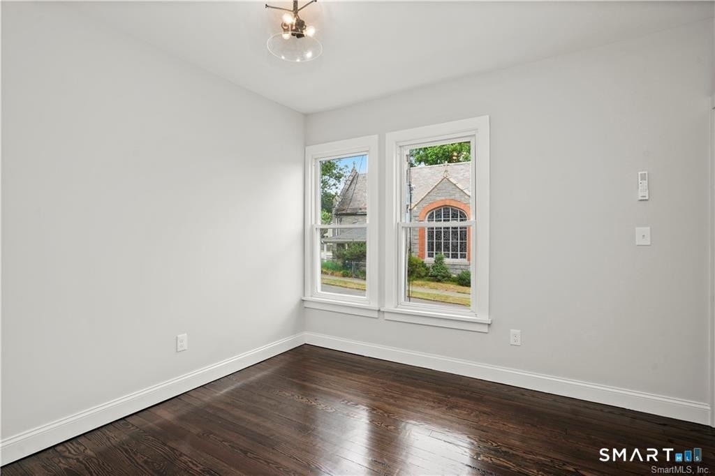 174 Coram Avenue - Photo 6
