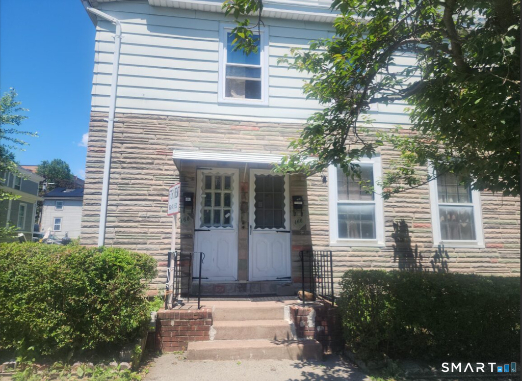 166 College Street - Photo 0