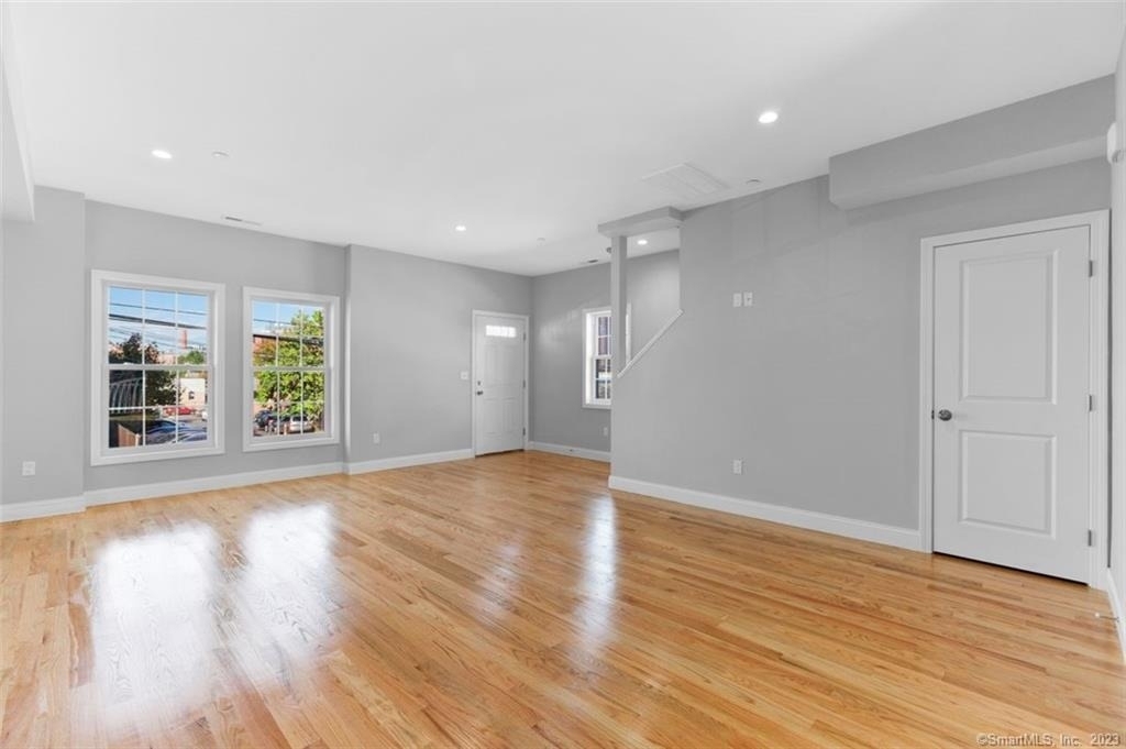 232 Columbus Avenue - Photo 4