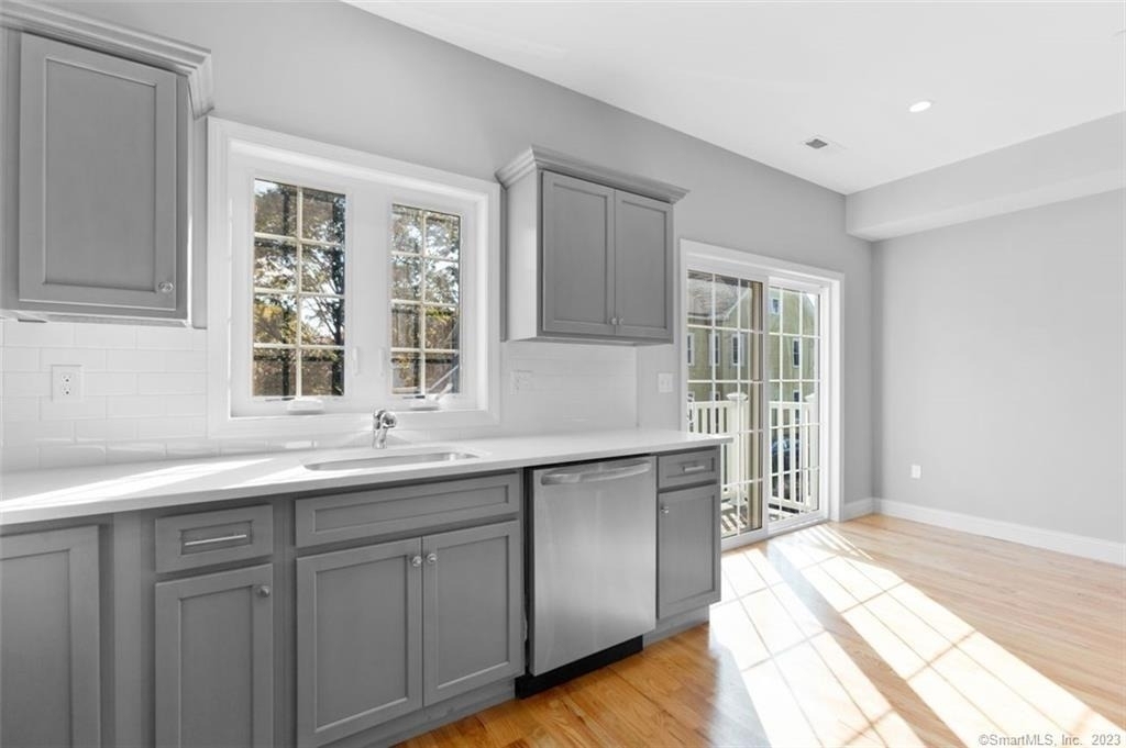 232 Columbus Avenue - Photo 3