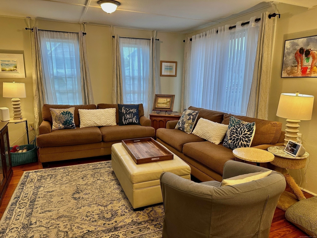 33 Sybil Avenue - Photo 4