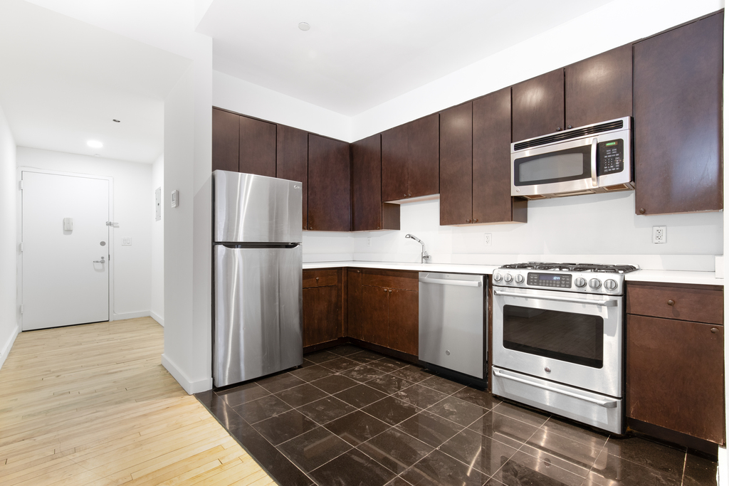 135 William Street - Photo 2