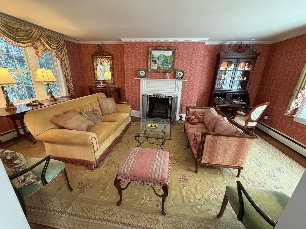 506 Roslyn Place - Photo 10