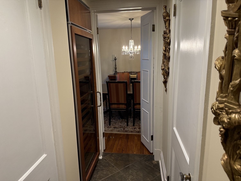 506 Roslyn Place - Photo 6