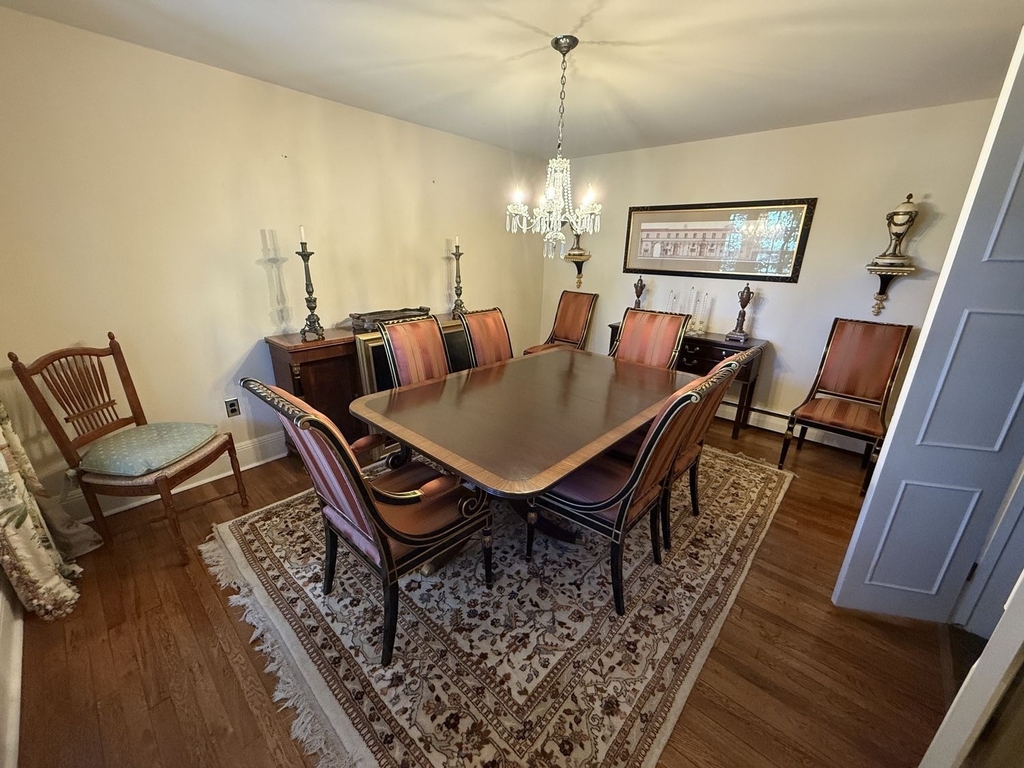 506 Roslyn Place - Photo 15