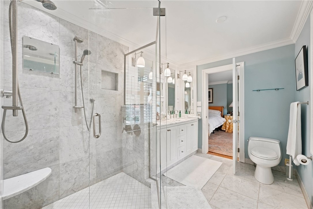 506 Roslyn Place - Photo 20