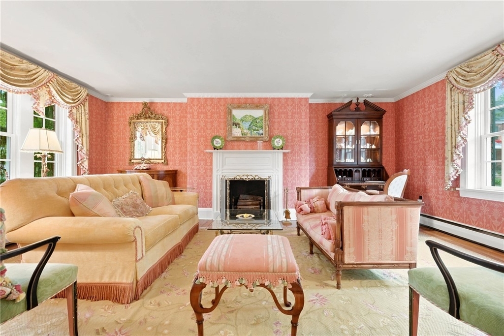 506 Roslyn Place - Photo 7
