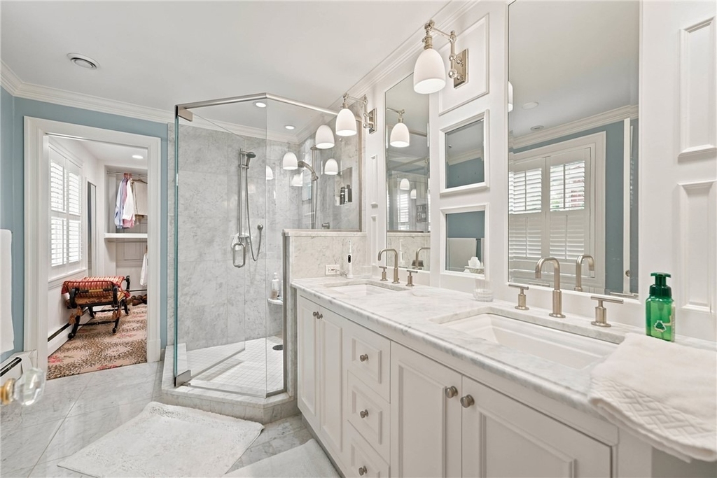 506 Roslyn Place - Photo 18