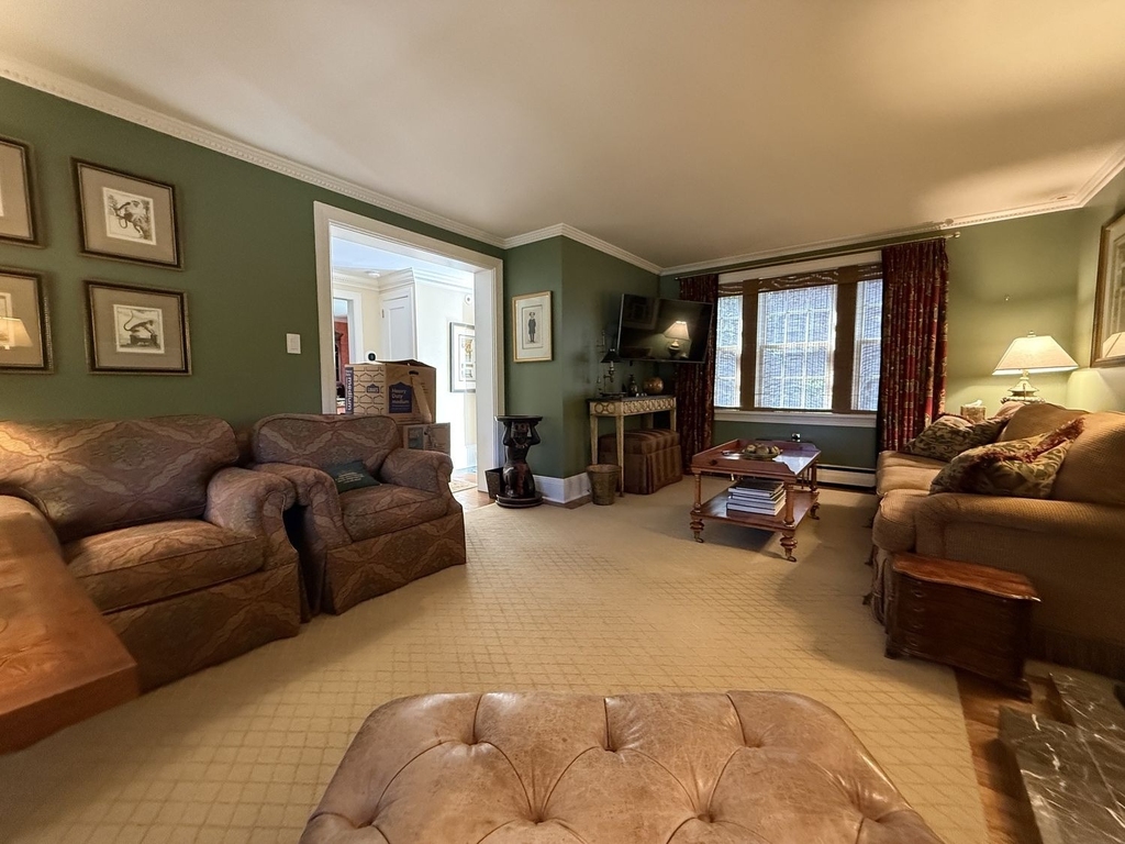 506 Roslyn Place - Photo 9