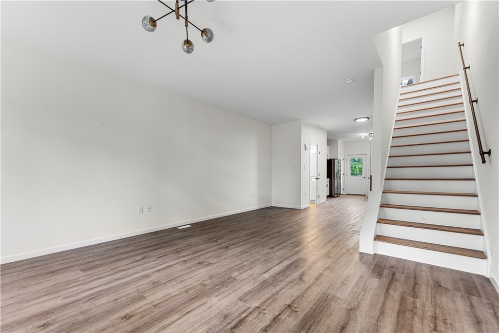 902 Morrison St - Photo 3
