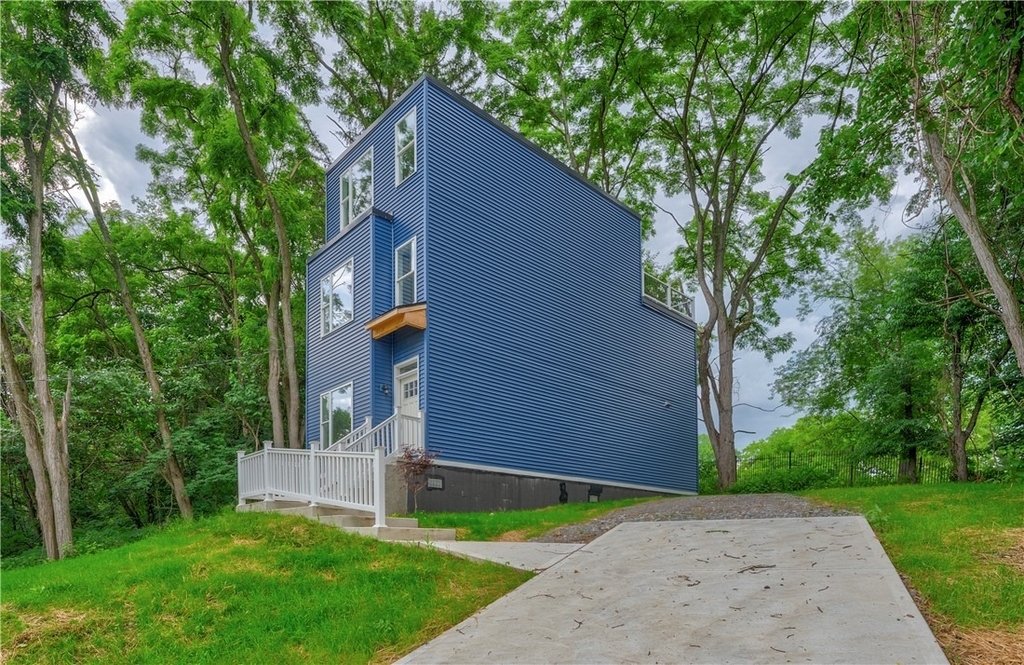 902 Morrison St - Photo 1