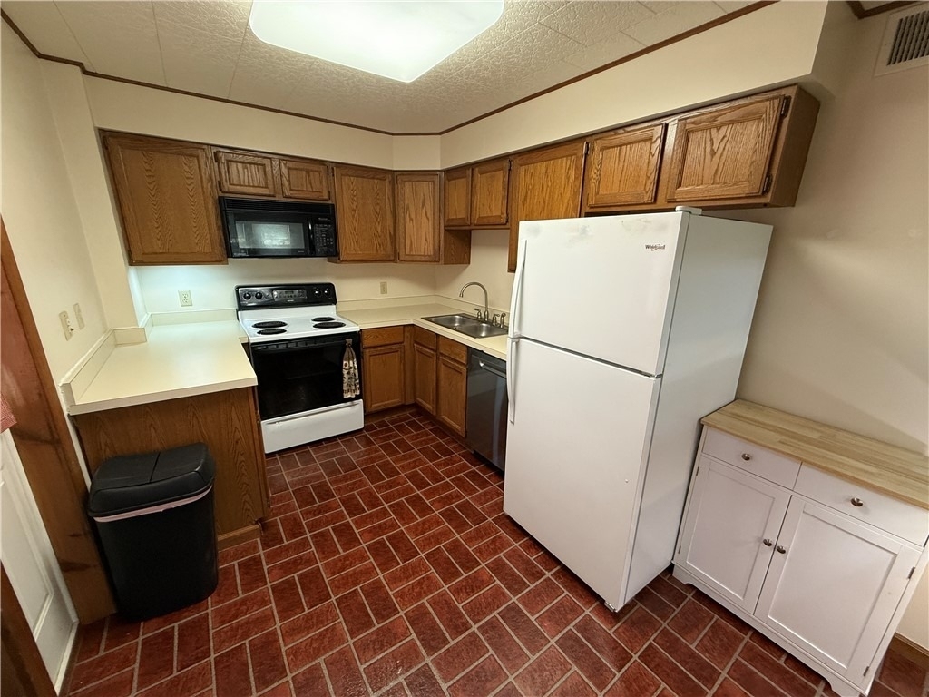5895 Heckert Rd - Photo 3