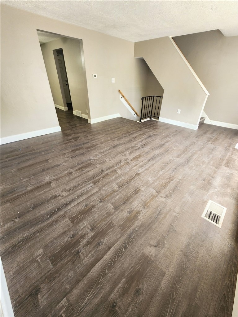 449 Idlewood Rd - Photo 1
