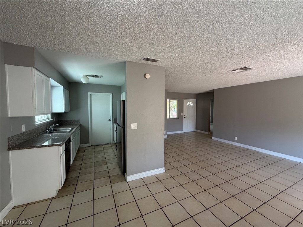 4732 Chantilly Avenue - Photo 14