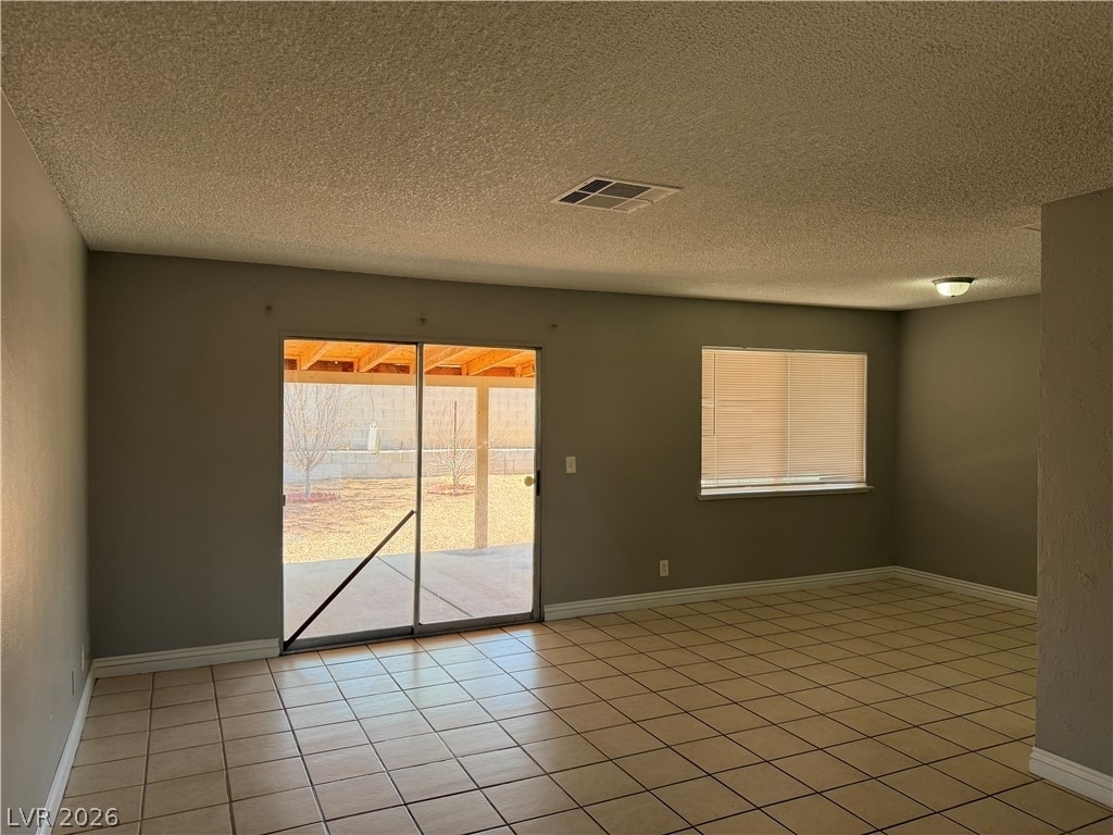4732 Chantilly Avenue - Photo 2