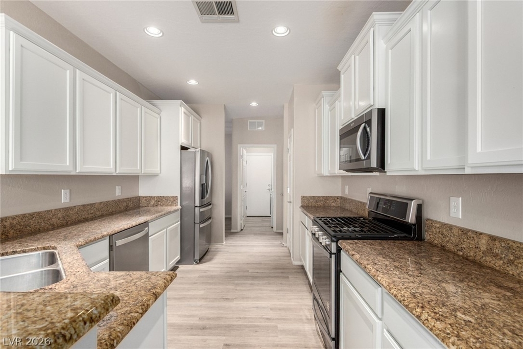 6092 Fox Creek Avenue - Photo 14