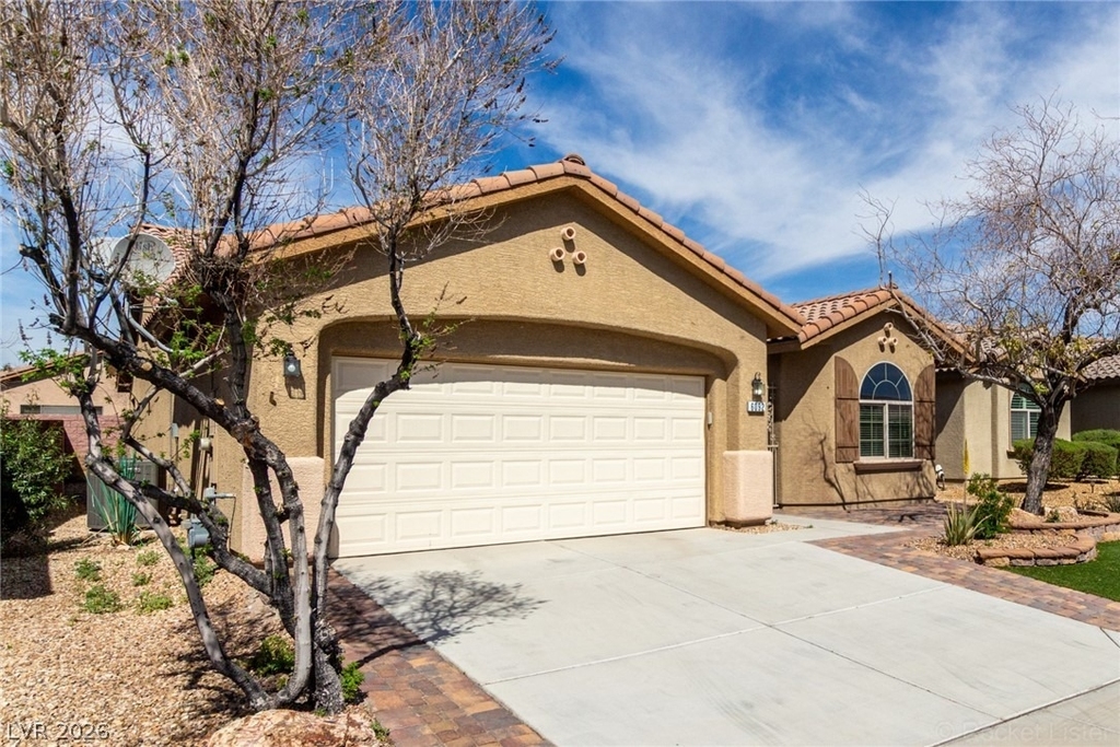 6092 Fox Creek Avenue - Photo 4