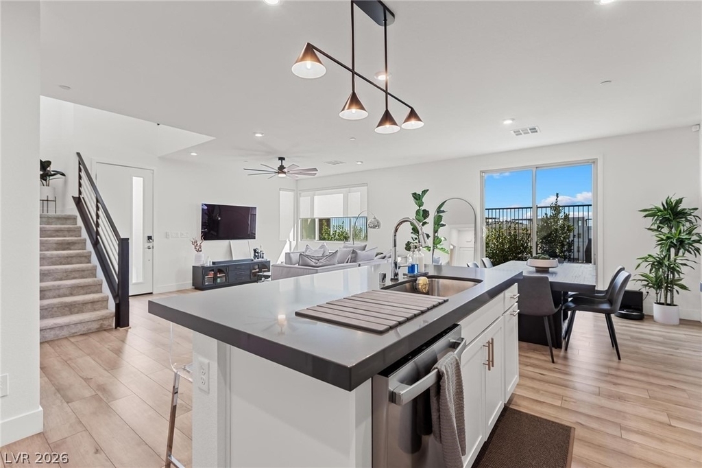 692 Echelon Street - Photo 10