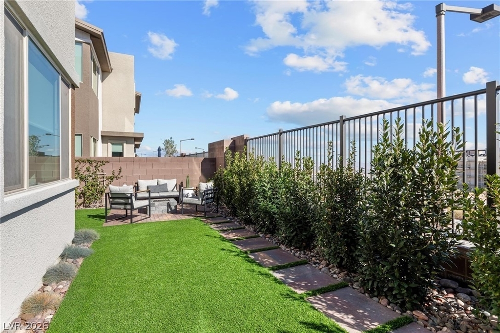 692 Echelon Street - Photo 30