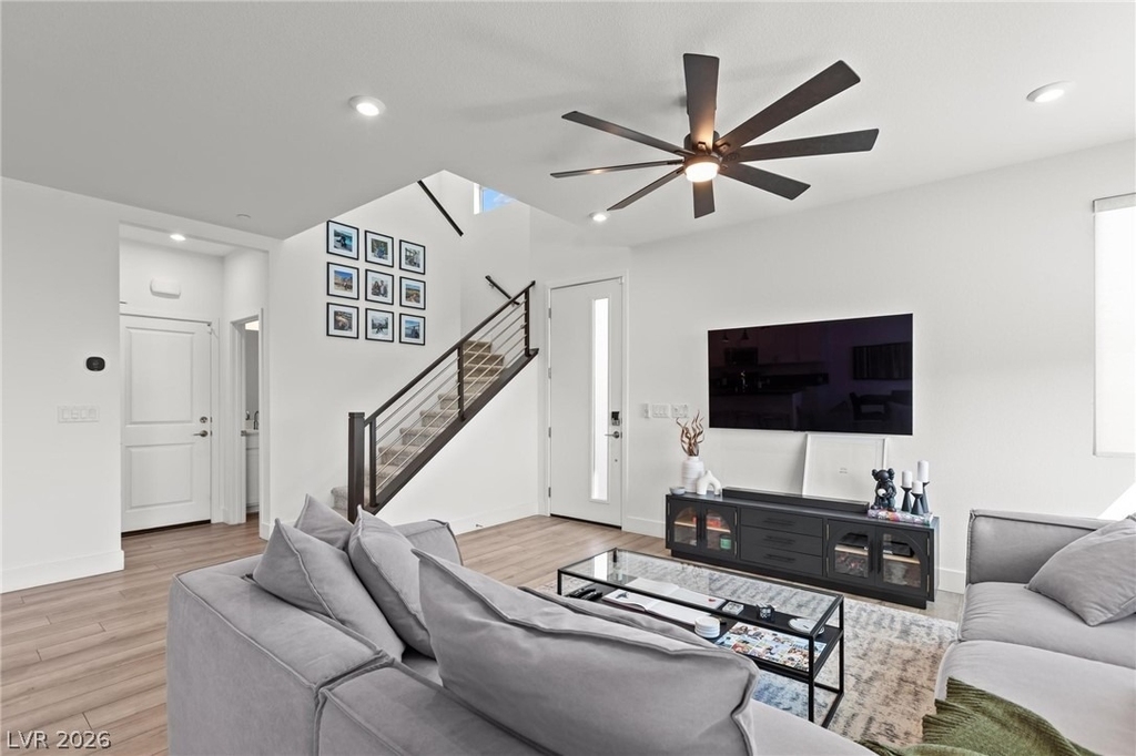 692 Echelon Street - Photo 5