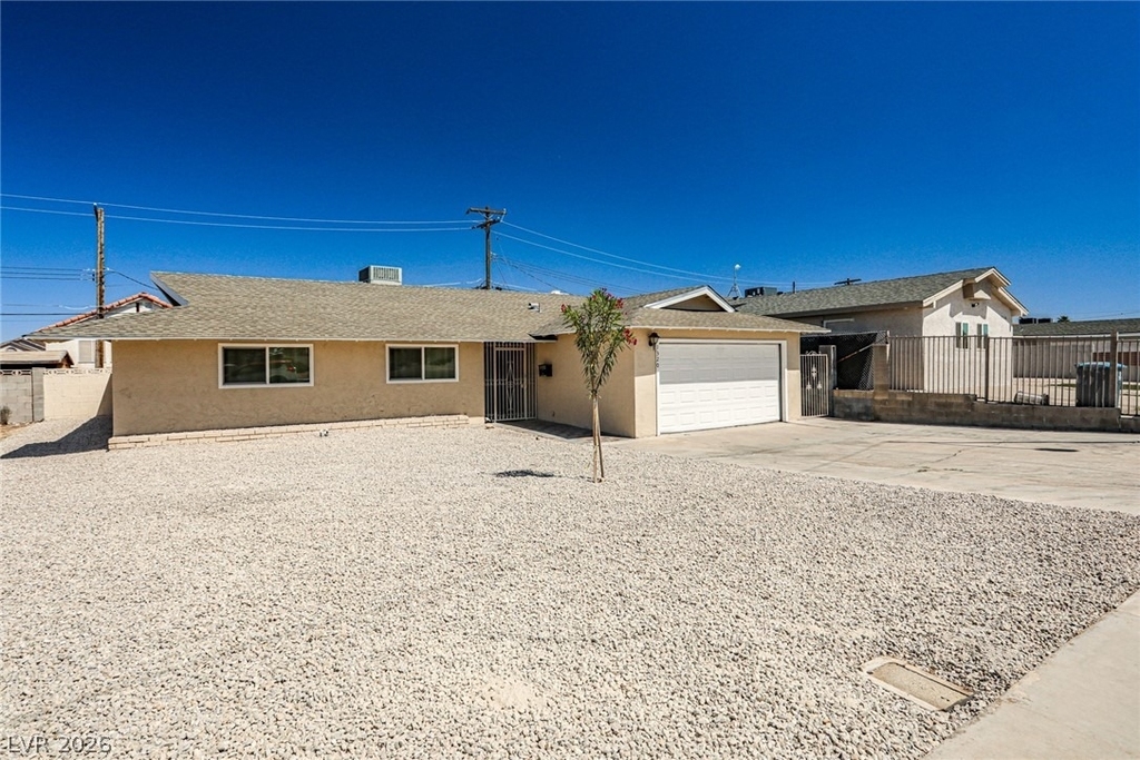 1320 Robin Street - Photo 2