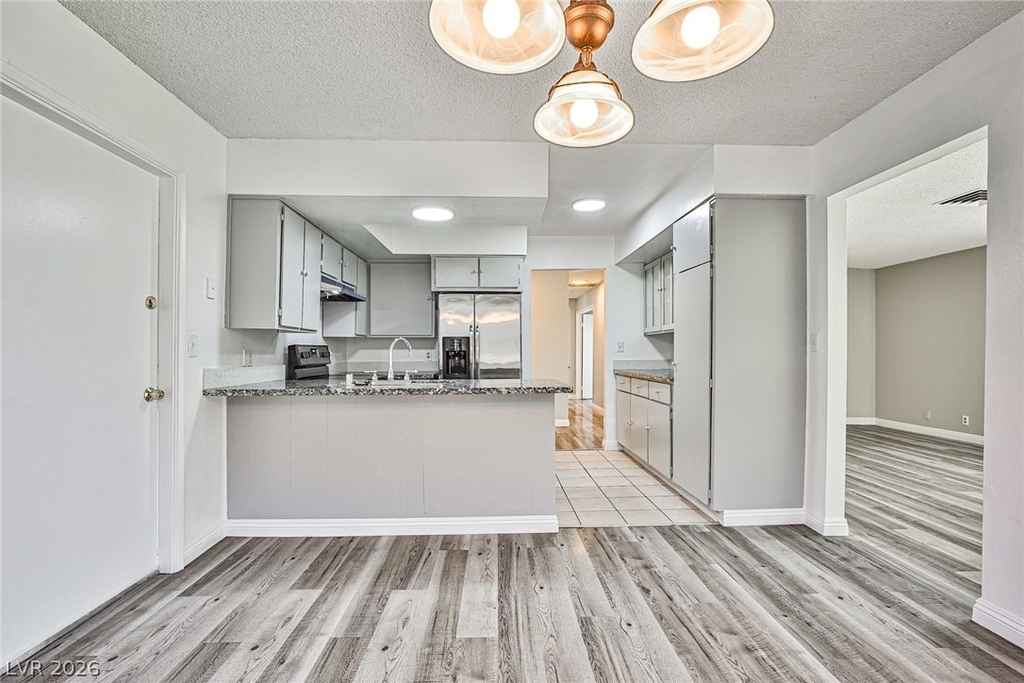 1320 Robin Street - Photo 7