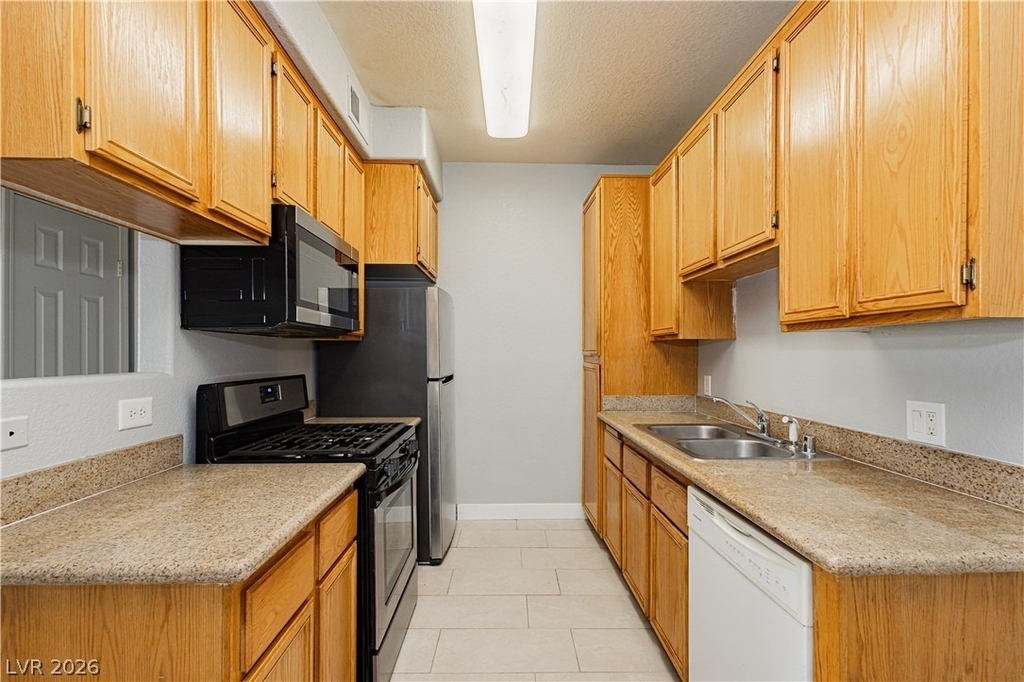 3318 N Decatur Boulevard - Photo 28