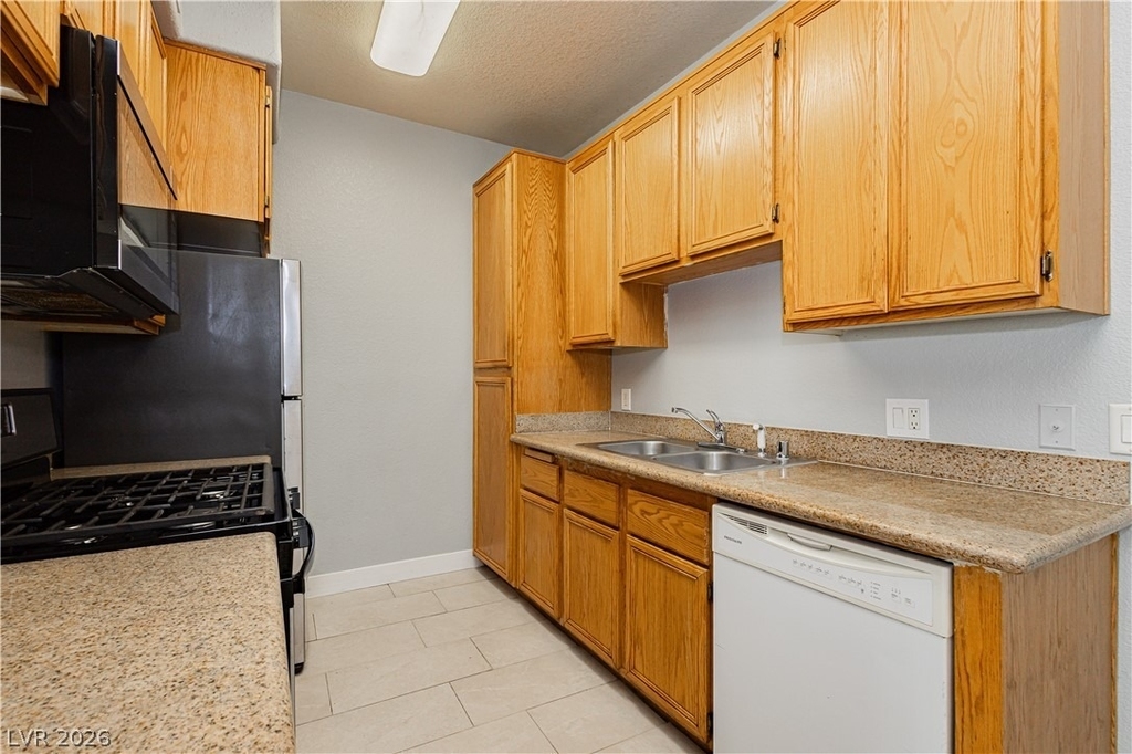 3318 N Decatur Boulevard - Photo 23