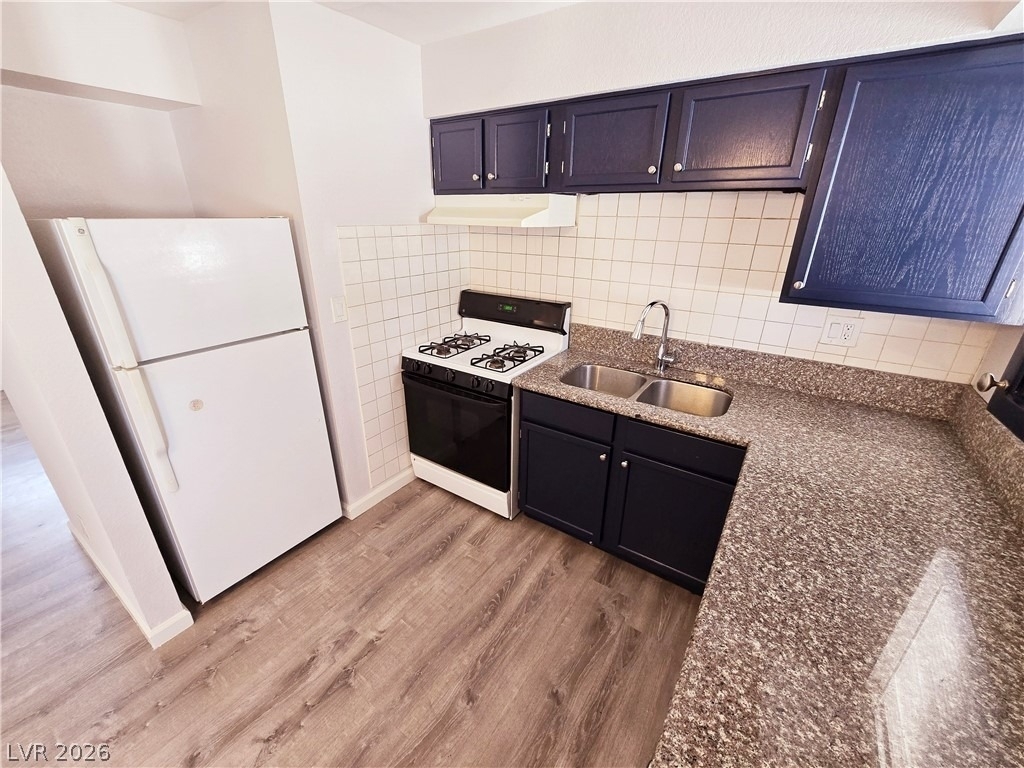 4360 Twin View Circle - Photo 17