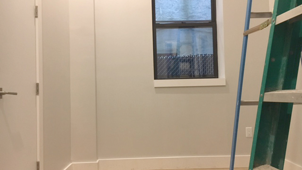 720 Knickerbocker Ave - Photo 2