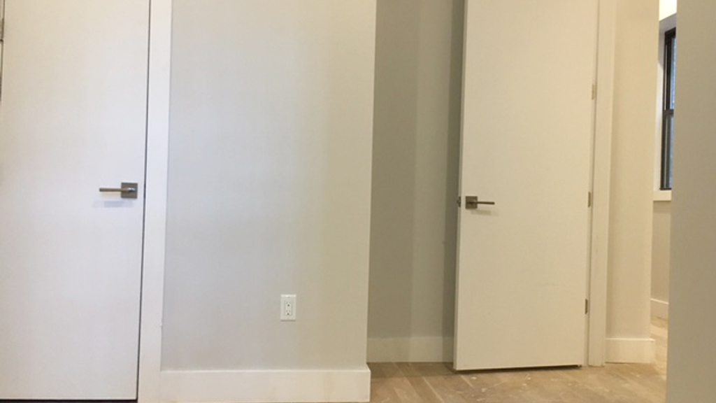 720 Knickerbocker Ave - Photo 8