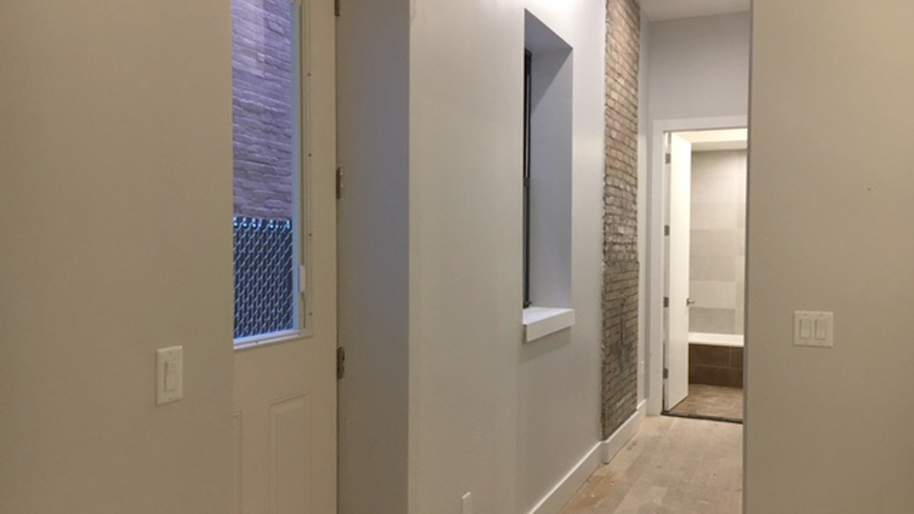 720 Knickerbocker Ave - Photo 3