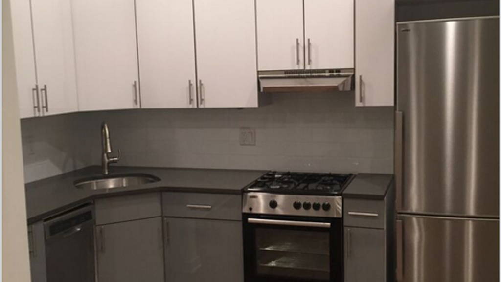 410 Eastern Pkwy  - Photo 2