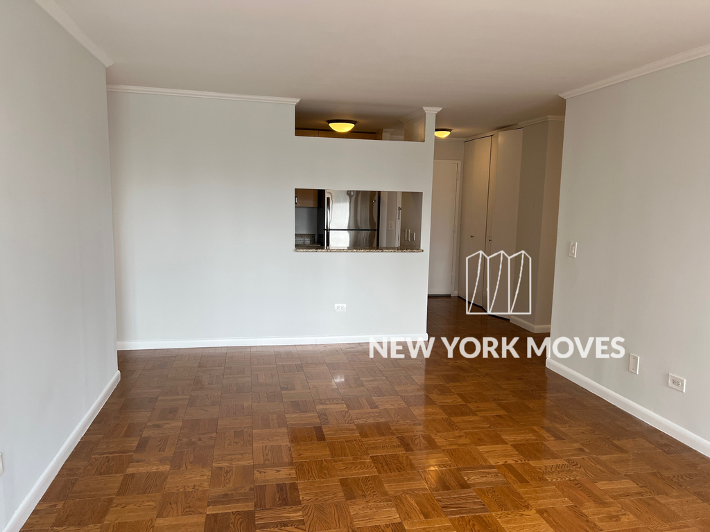 West 48th Street - Photo 5