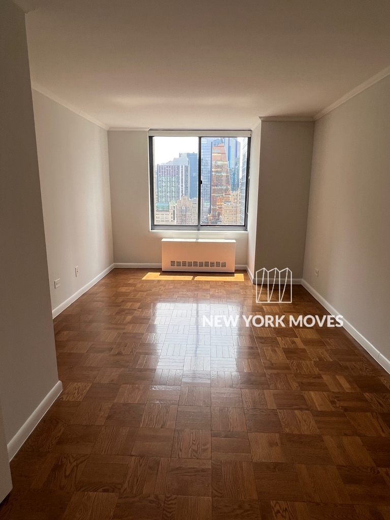 West 48th Street - Photo 11