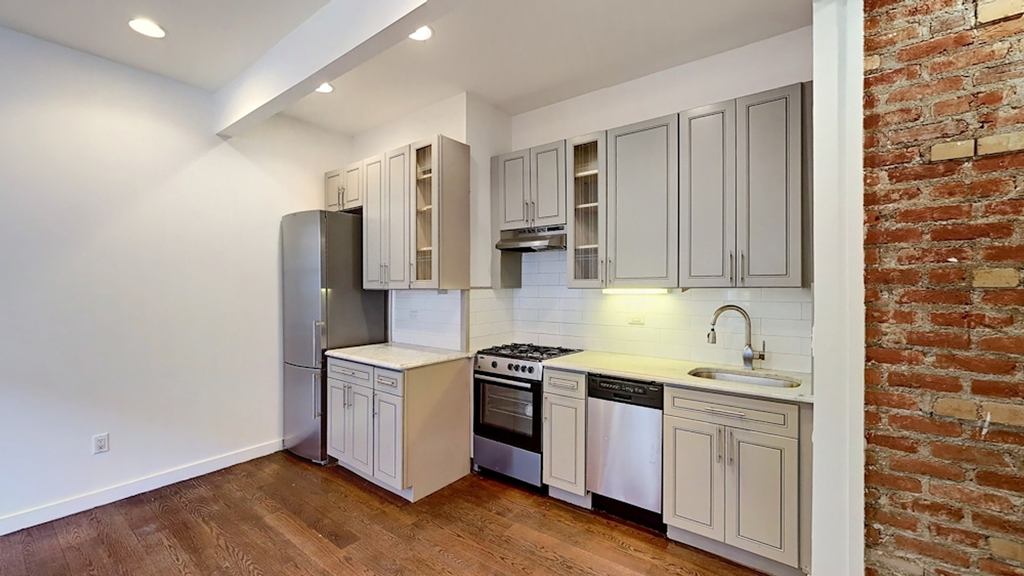 410 Eastern Pkwy - Photo 5
