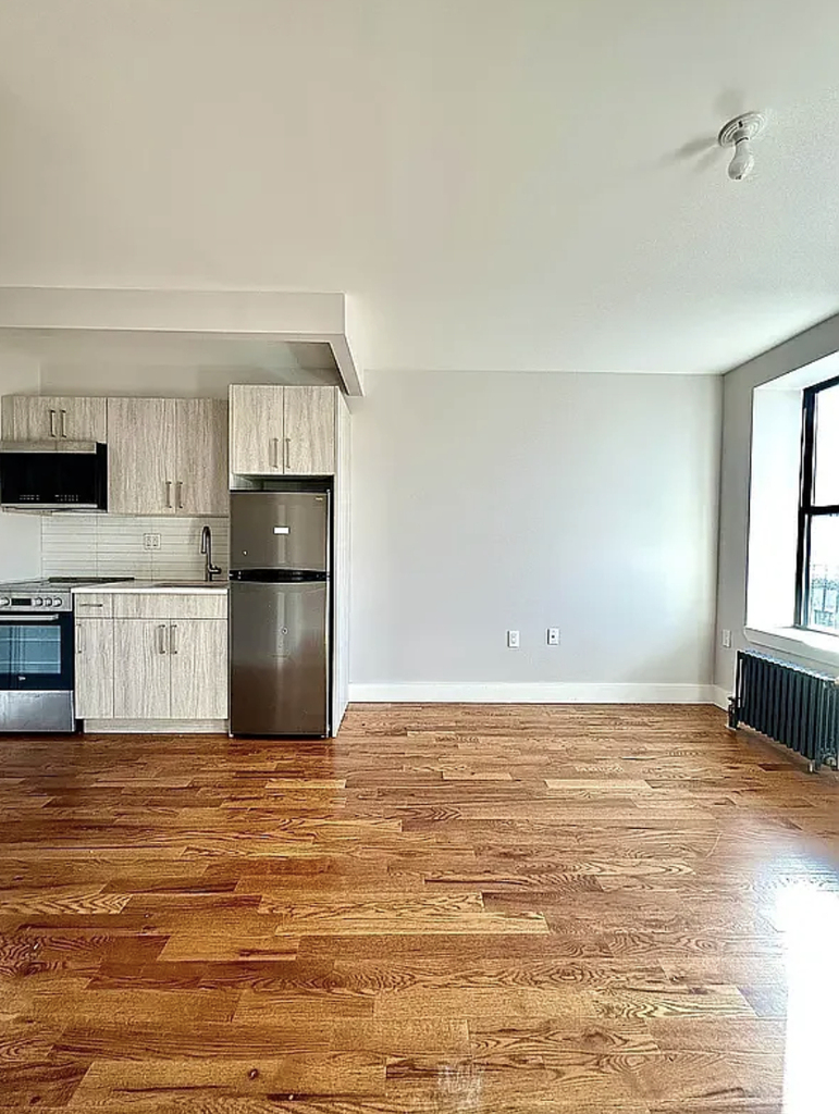 195 Underhill Avenue - Photo 1