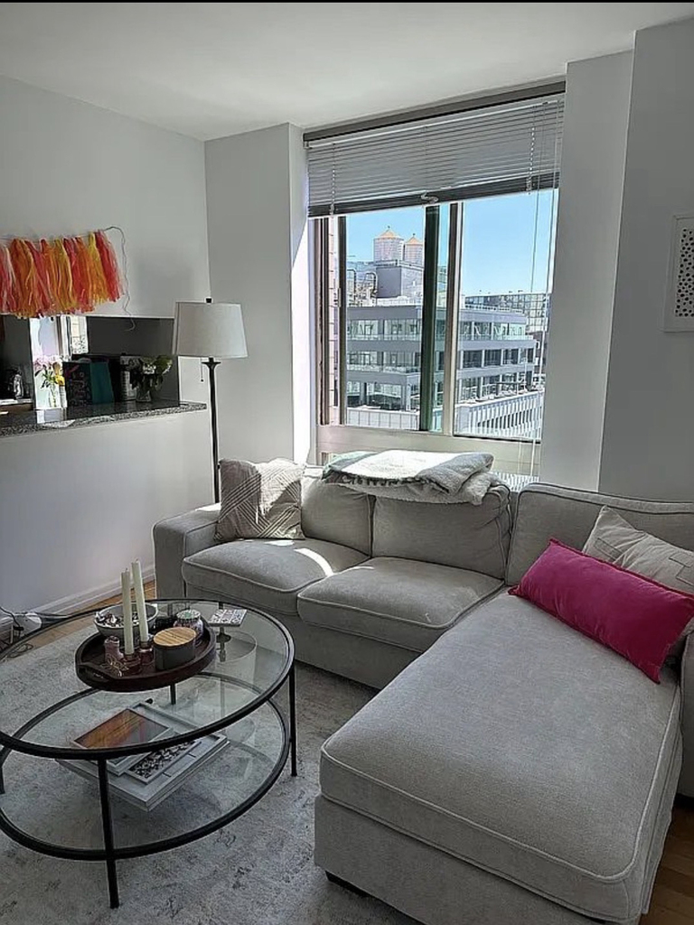 19 Rector Street - Photo 1