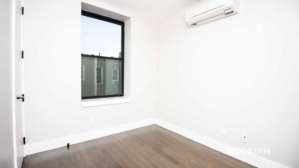 199 Stockholm St  - Photo 16