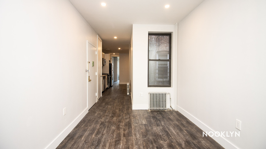 199 Stockholm St  - Photo 8