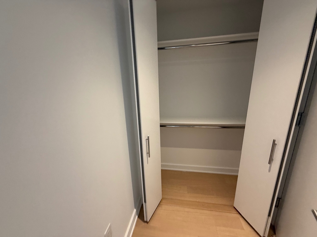 West 38th Street - Photo 8