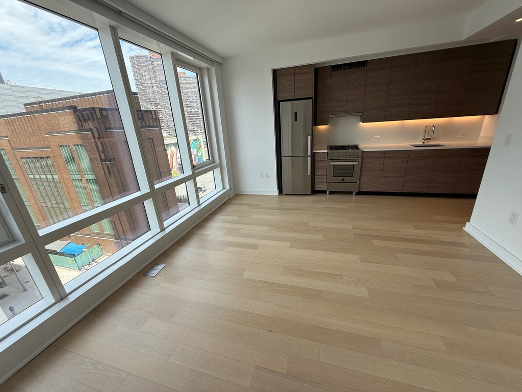 West 38th Street - Photo 3
