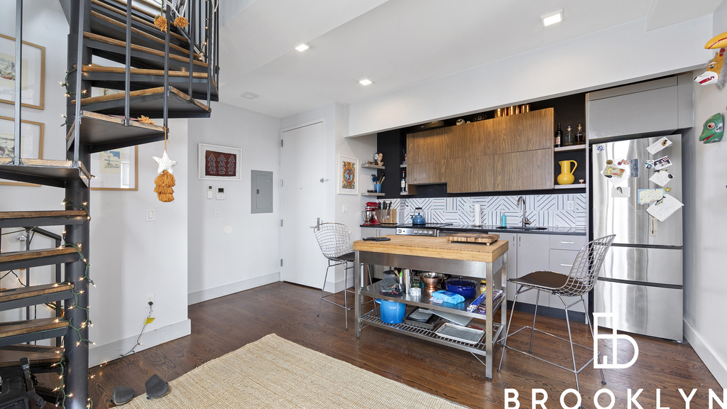 311 Woodbine St Bushwick - Photo 3
