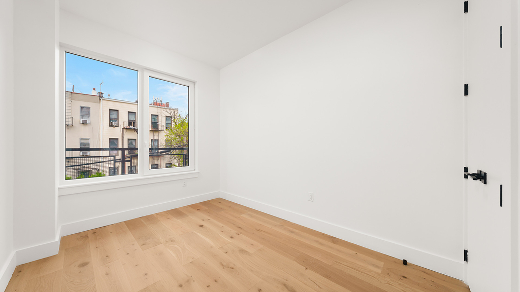 343 Himrod St  - Photo 17