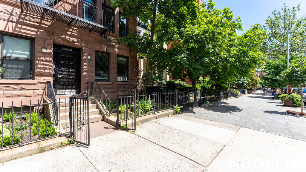 260 Washington Avenue - Photo 3