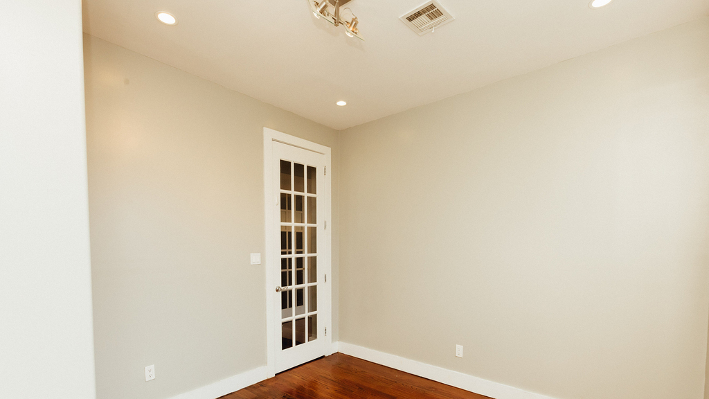 75 Jefferson St  - Photo 5